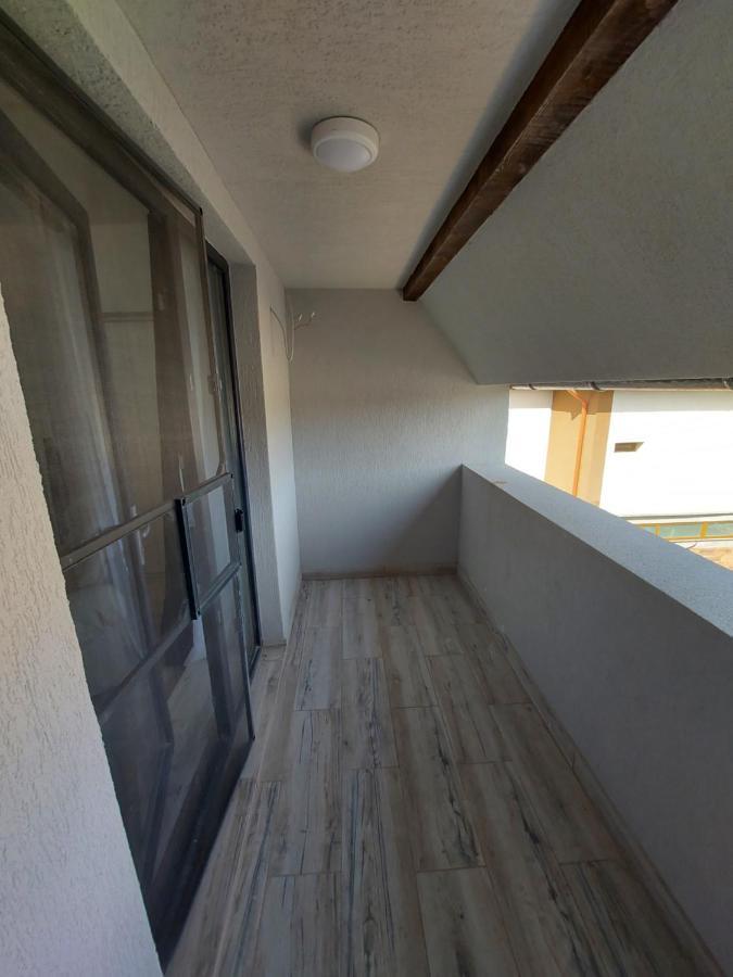 Jolie Art Apartment Braila Bagian luar foto