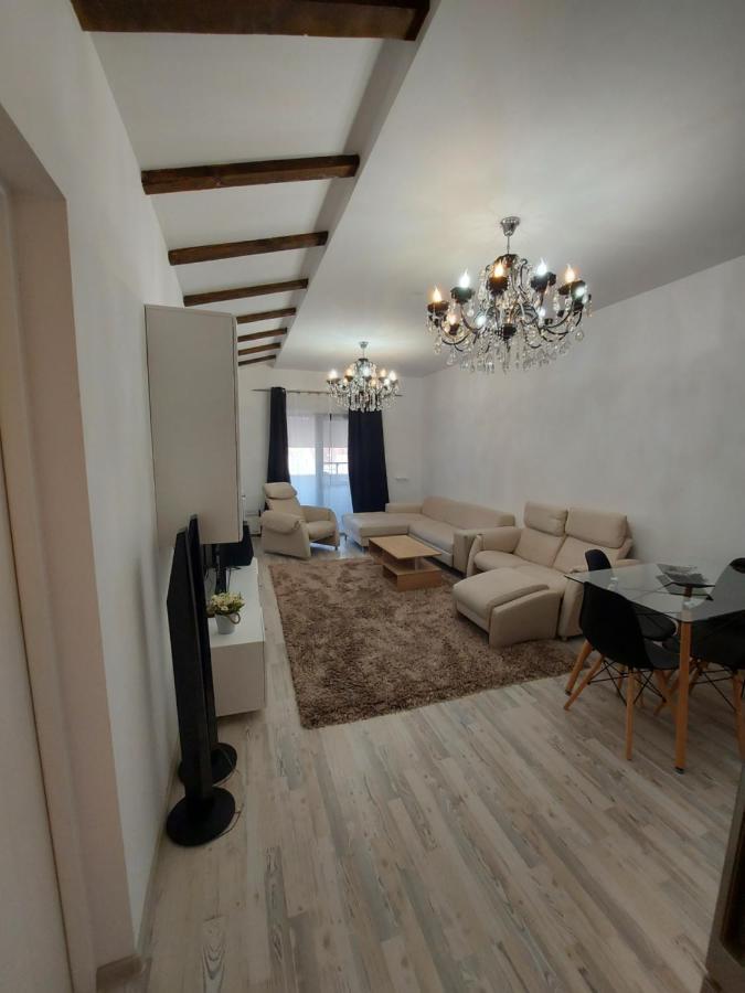 Jolie Art Apartment Braila Bagian luar foto