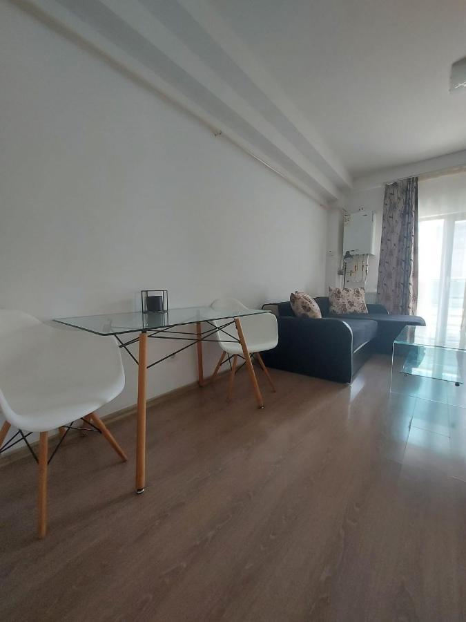 Jolie Art Apartment Braila Bagian luar foto
