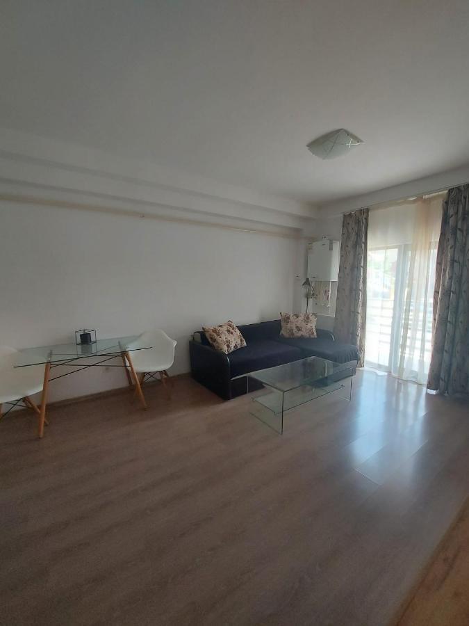 Jolie Art Apartment Braila Bagian luar foto